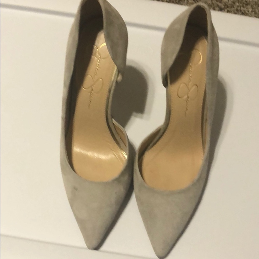 Jessica Simpson pumps